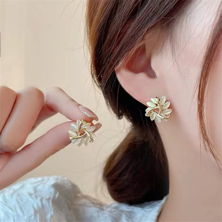 Lila™ | 女士優雅白色蛋白石耳環